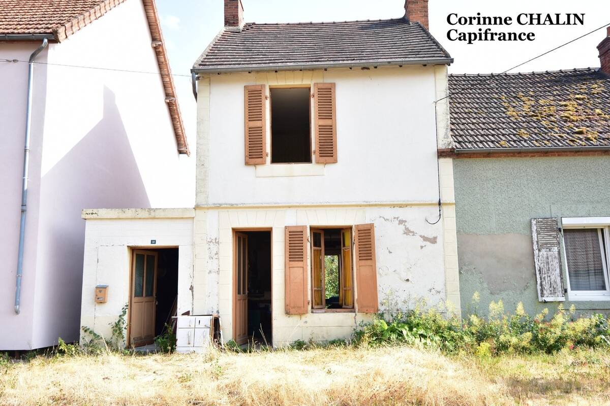 Maison à MONTCOMBROUX-LES-MINES