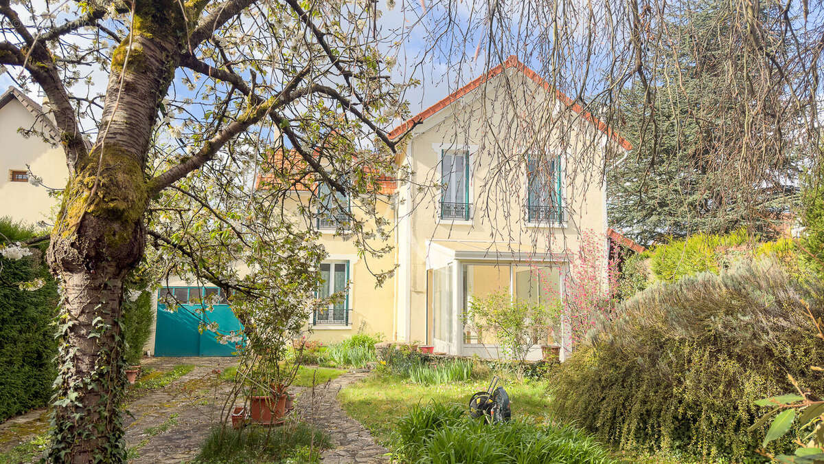 Maison à MONTGERON