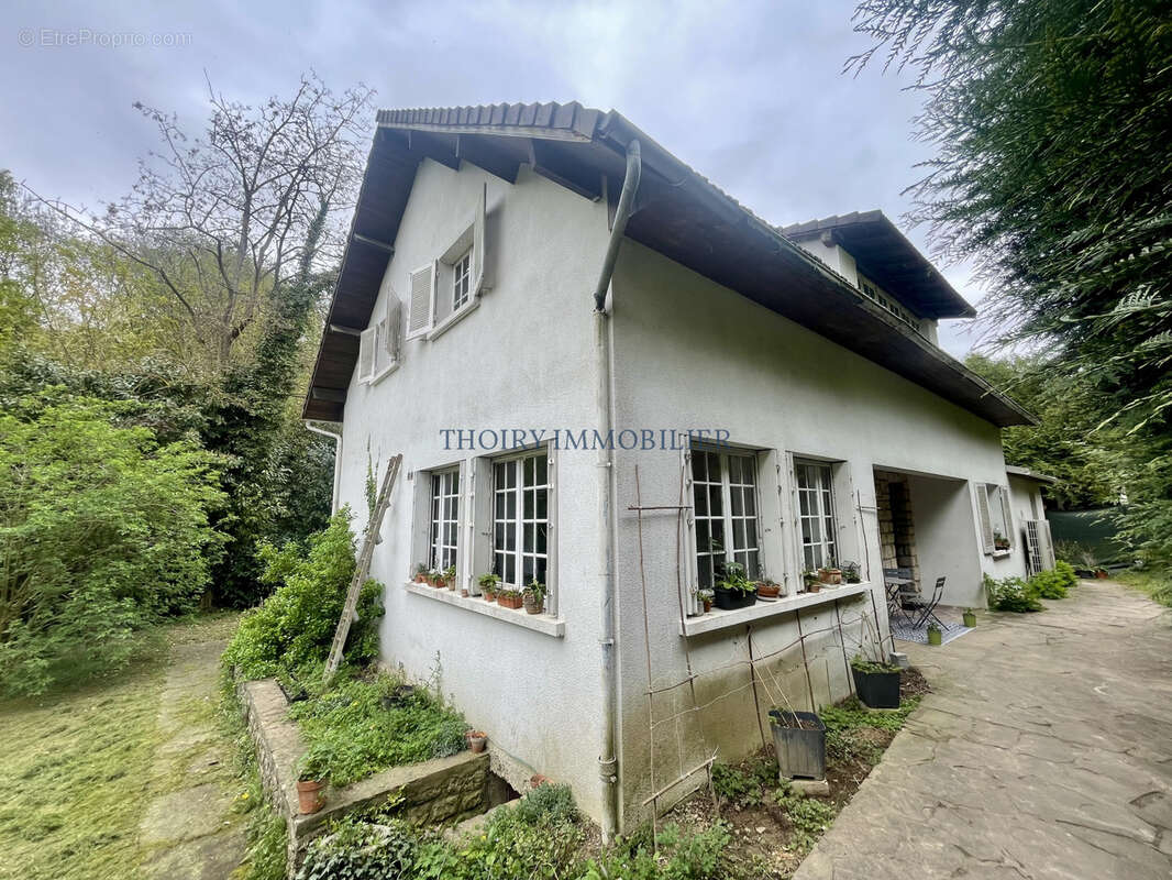 Maison à MAULE