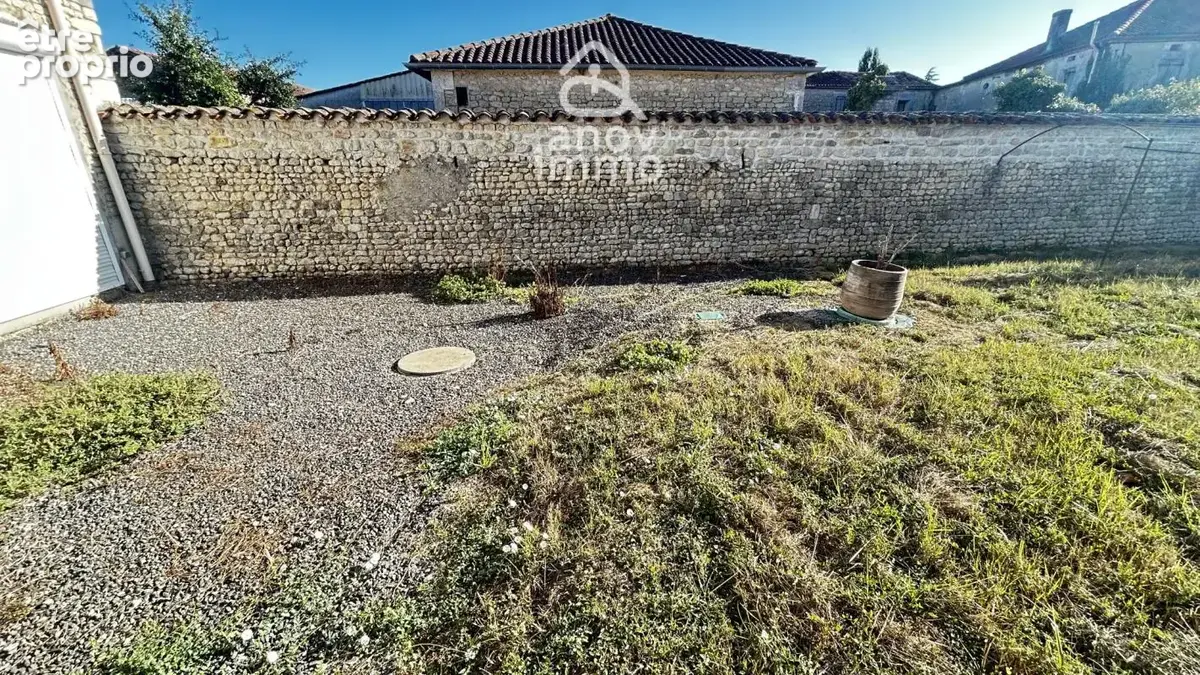 BIGNAC (16170) Grande Ferme charentaise rénovée  et ses dépe - photo 18