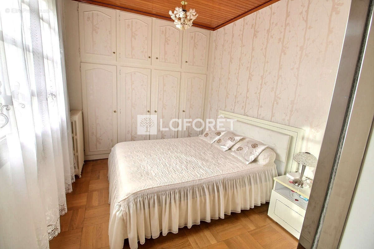 Maison à VILLENEUVE-LA-GARENNE