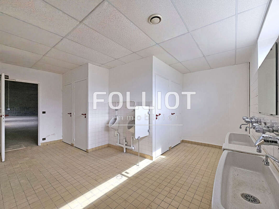 Commerce à DOUVRES-LA-DELIVRANDE