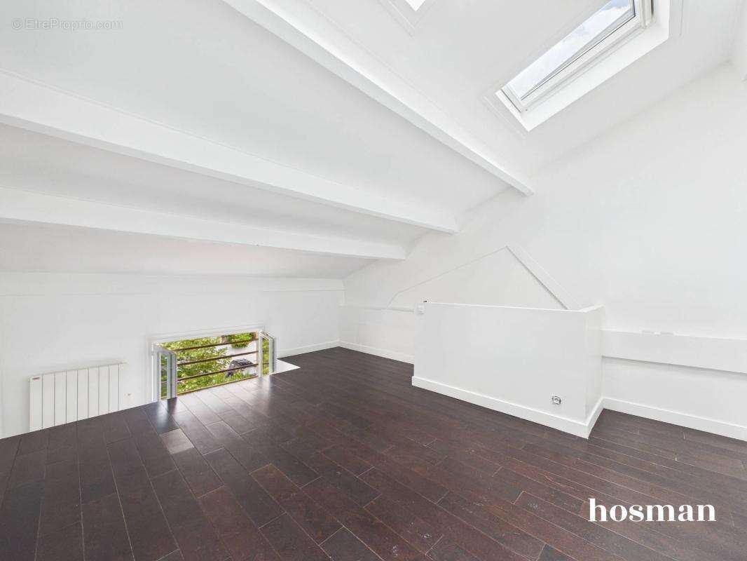 Appartement à LES LILAS