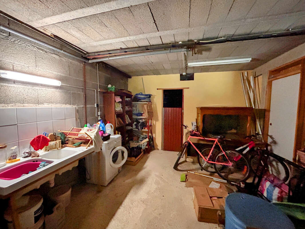 Maison à SAINT-VICTOUR