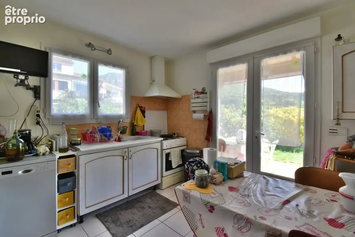 Maison à ossature bois avec vue panoramique, terrain de 1 077 m² et vaste carport - photo 11