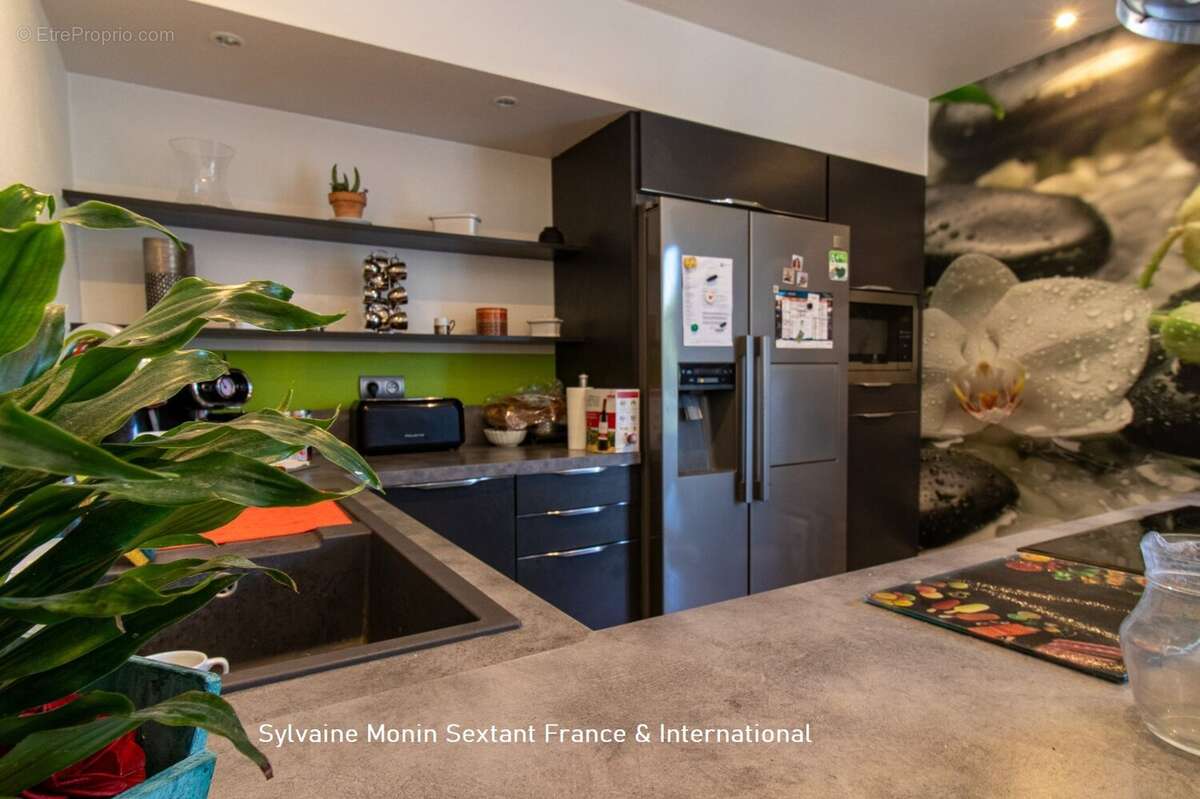 Maison rénovée tout confort avec logement indépendant, terrain clos et espace piscine - photo 12