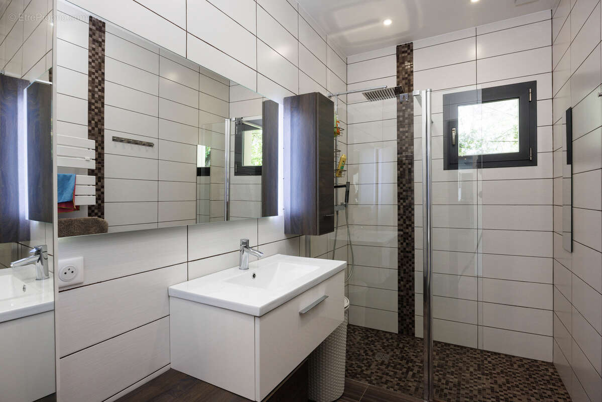 Maison à TOURRETTES-SUR-LOUP