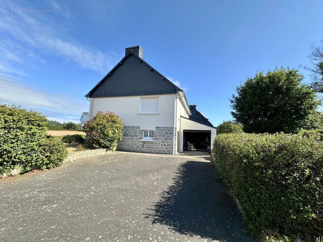Trédarzec   Maison familiale 5 chambres avec potentiel de logement indépendant   Terrain de 1 120 m2 - photo 3