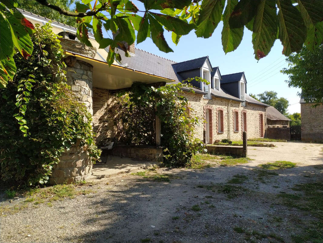 Belle propriété sur la commune de Loiré à 15 minutes de Segré - photo 3