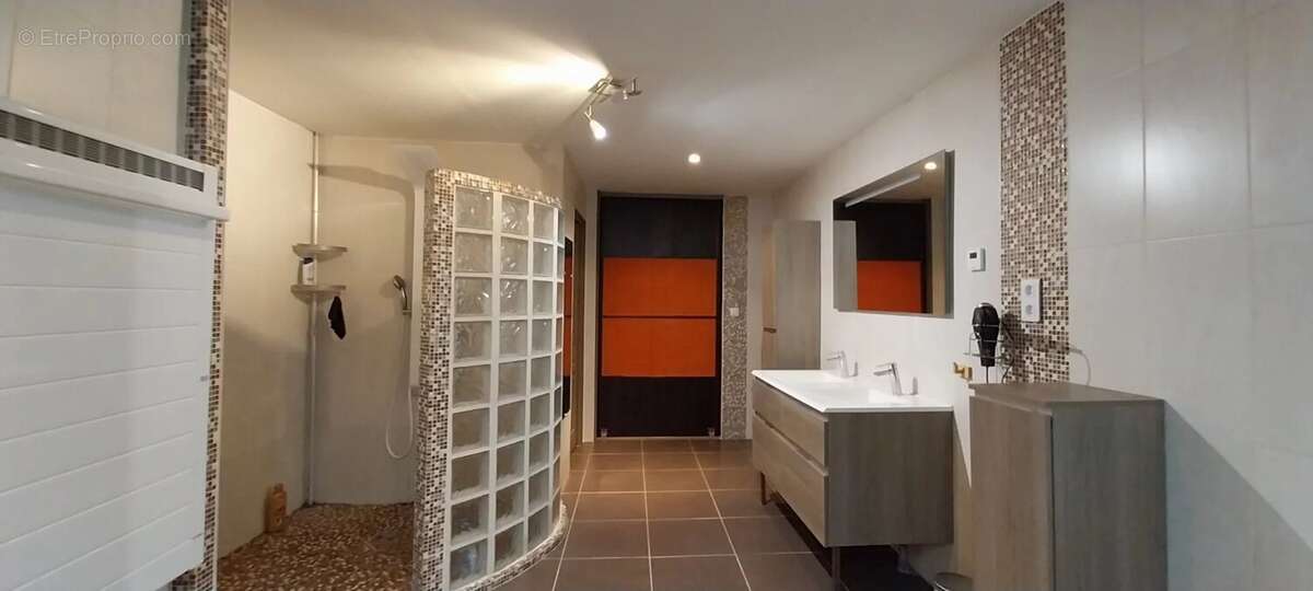 Maison à PUYLAROQUE