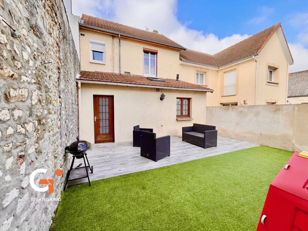 Maison à SAINT-ETIENNE-DU-ROUVRAY