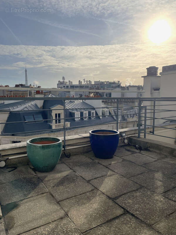 Appartement à PARIS-16E