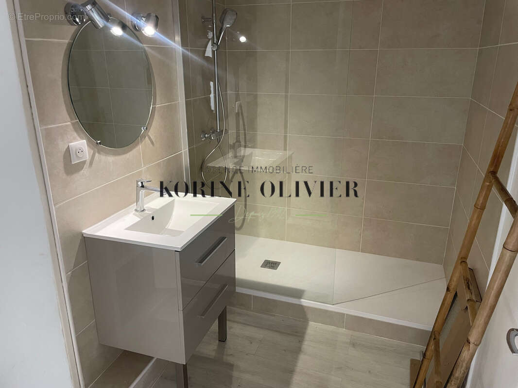 Appartement à VENELLES