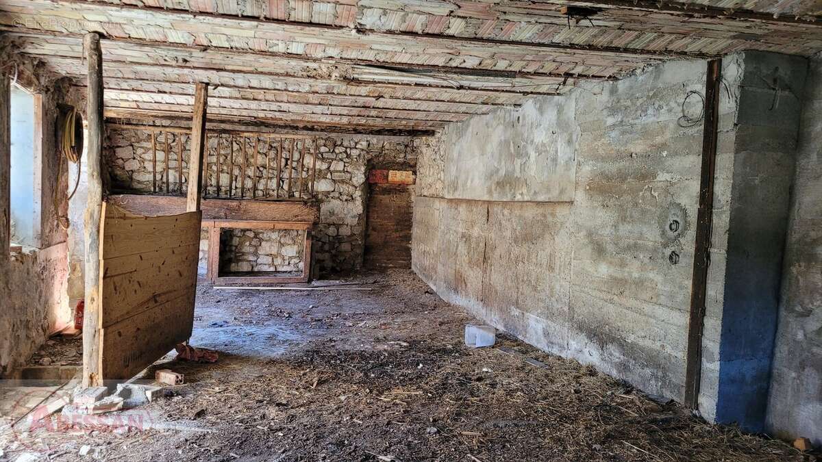 Maison à SAINT-PIERRE-AVEZ