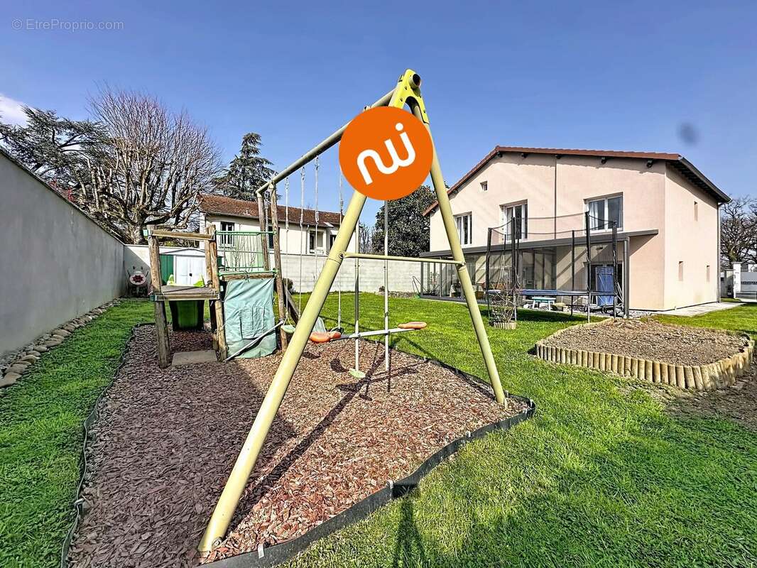 Maison à TASSIN-LA-DEMI-LUNE