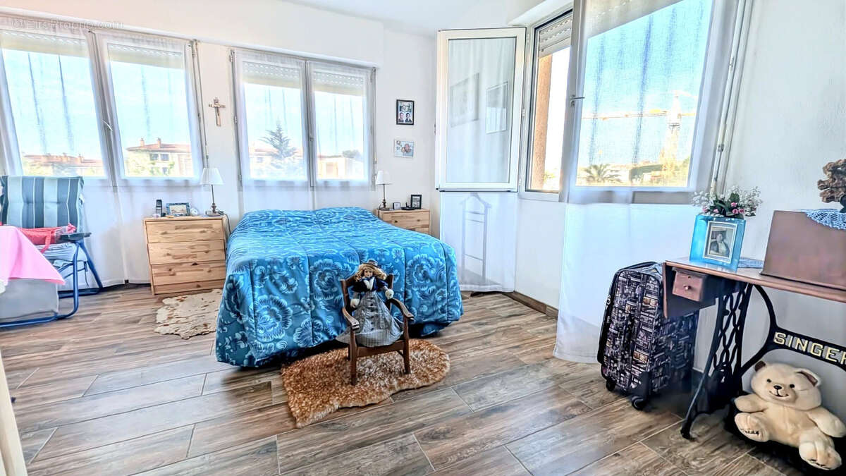 Appartement à FREJUS