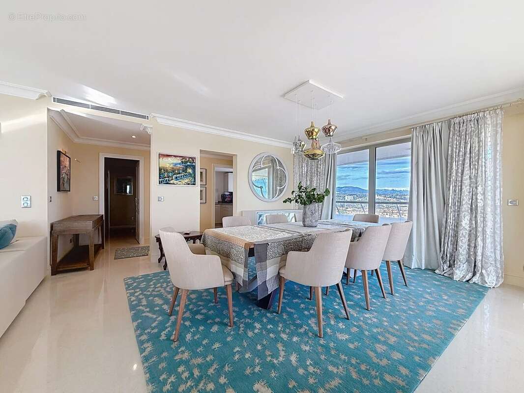 Appartement à VILLENEUVE-LOUBET
