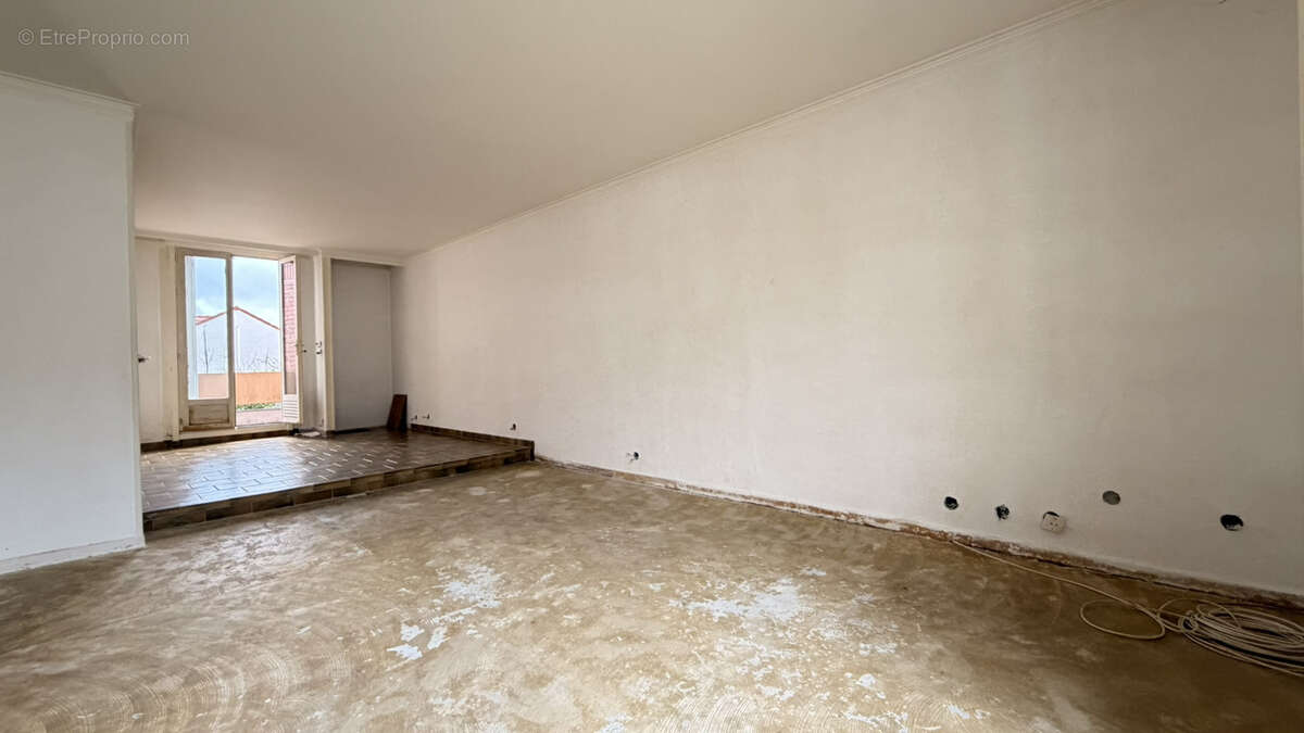 Appartement à MONTIGNY-LE-BRETONNEUX