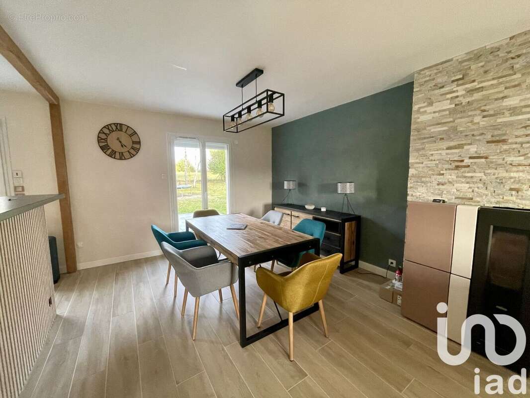 Photo 2 - Maison à TRUYES