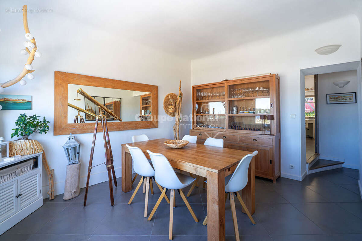 Maison à SAINT-CHAMAS