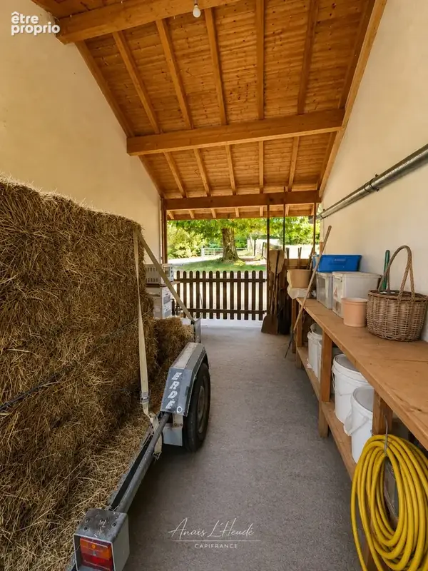 Propriété d’exception – près de 300 m² – 2,7 hectares – installations equestres - logements independants - photo 15