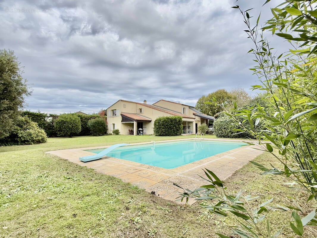 Maison à BAGNOLS-SUR-CEZE