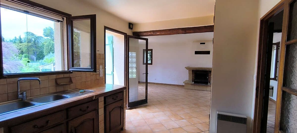 Maison à LA BASTIDE-DES-JOURDANS