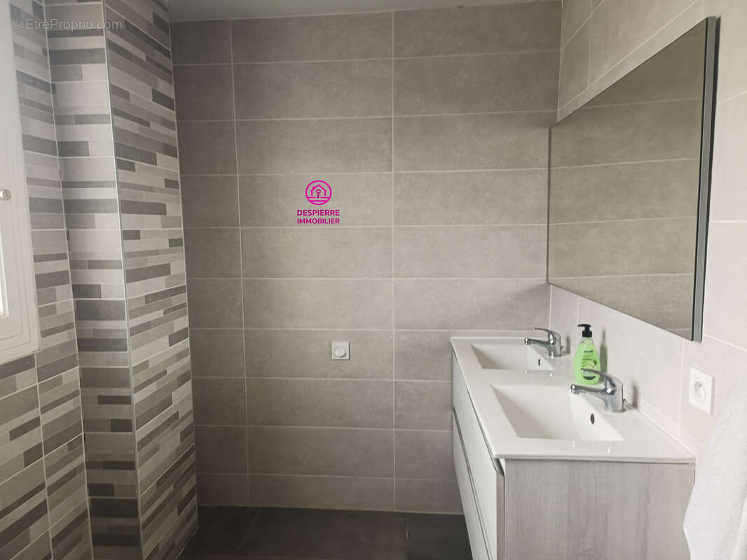 Maison à ROUSSILLON