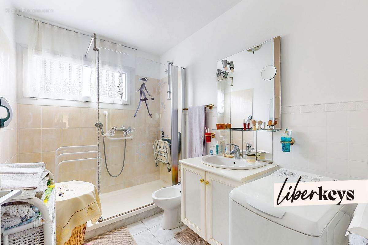 Appartement à CLICHY-SOUS-BOIS