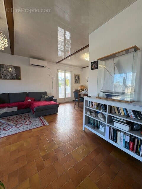 Appartement à MAUGUIO