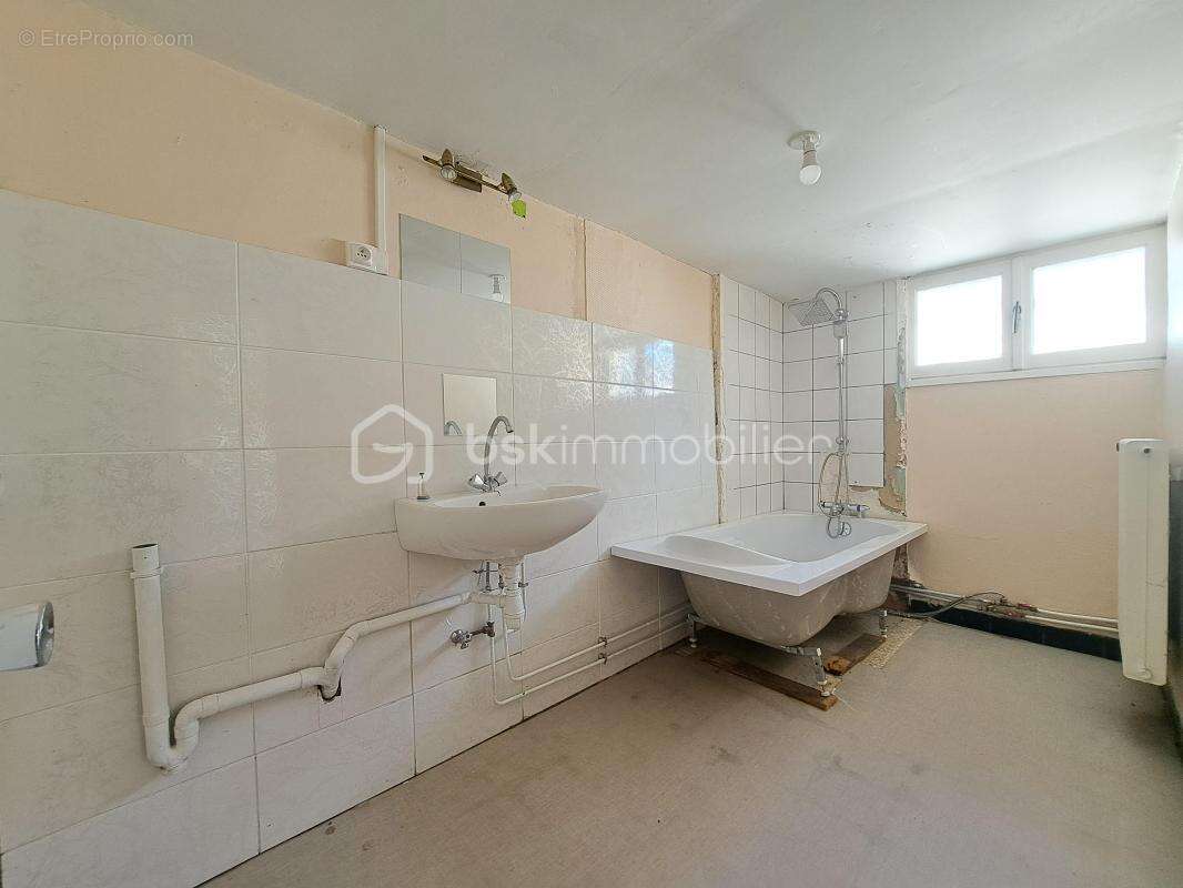 Maison avec garage et cour proche des ecoles et du centre ville d'abbeville - photo 8