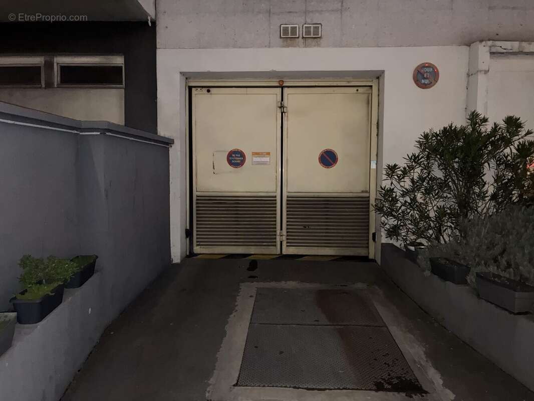 Parking à CHOISY-LE-ROI