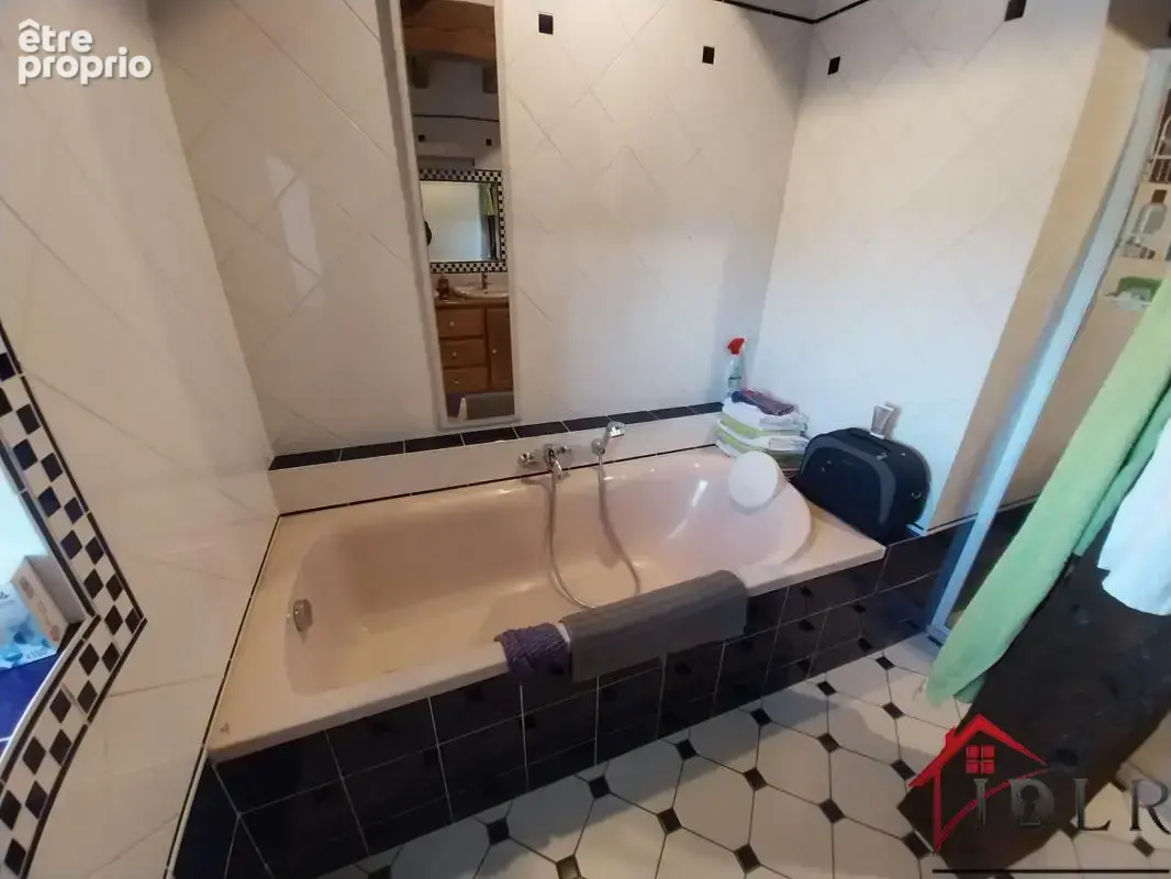 Ferme rénovée 215 m2 avec dépendances à Esboz Brest - photo 15