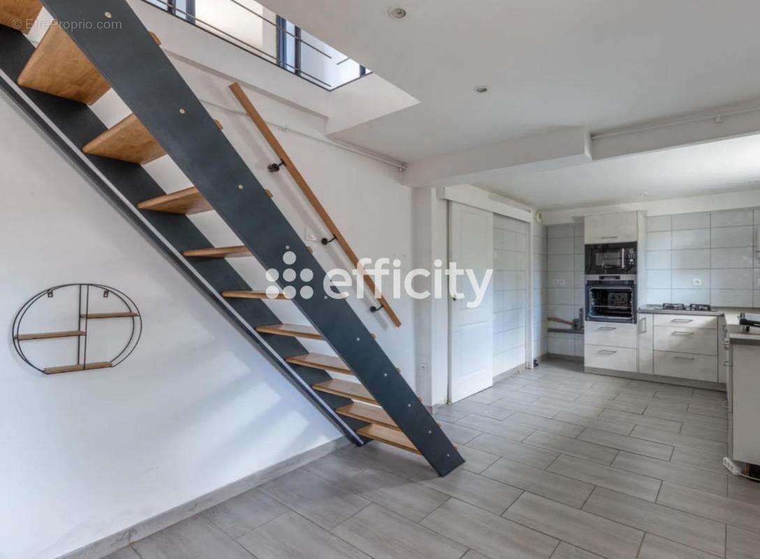 Maison à VAULX-EN-VELIN