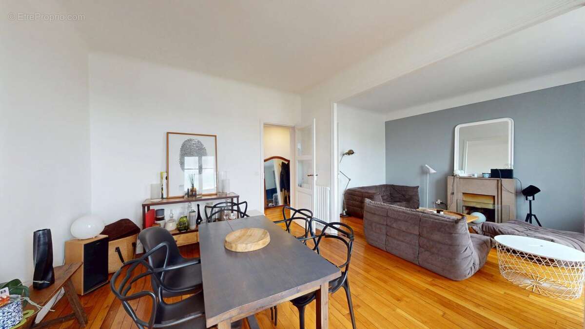 Appartement à COURBEVOIE