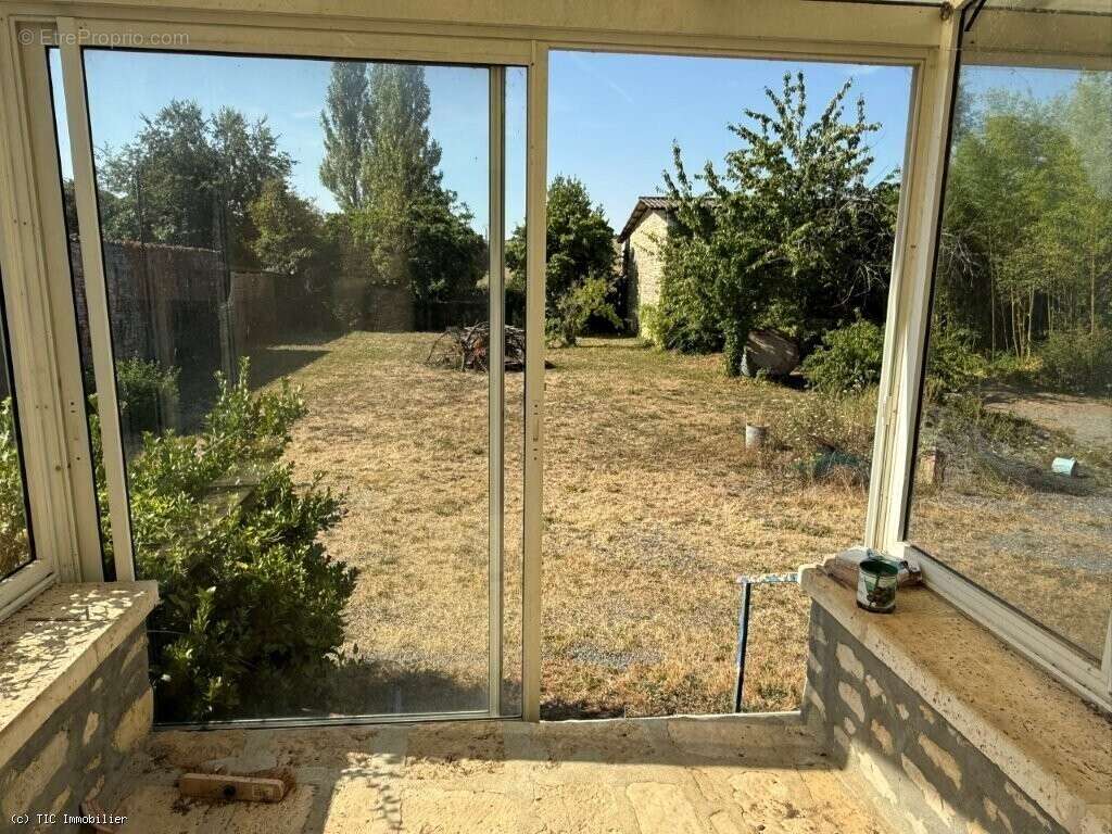 Maison de Village A Rénover Sur 1683m² - photo 7