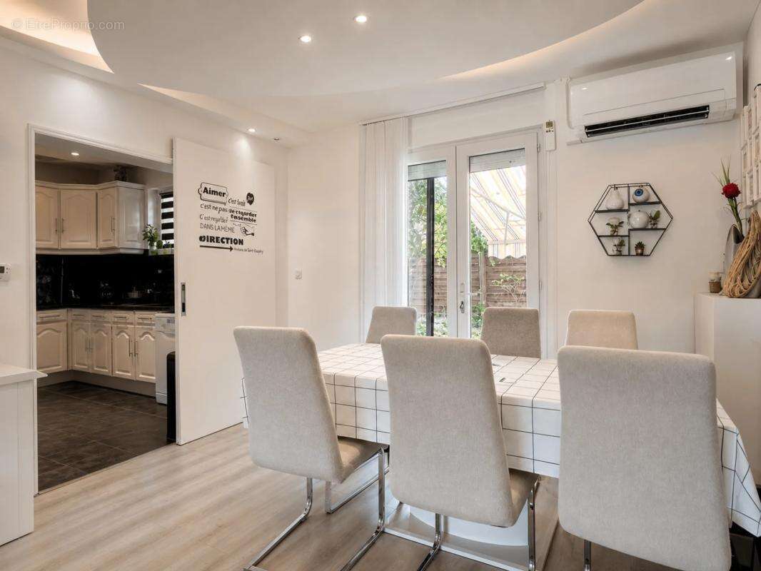Maison de 7 pièces de 113 m² à Les Roches-de-Condrieu - photo 7