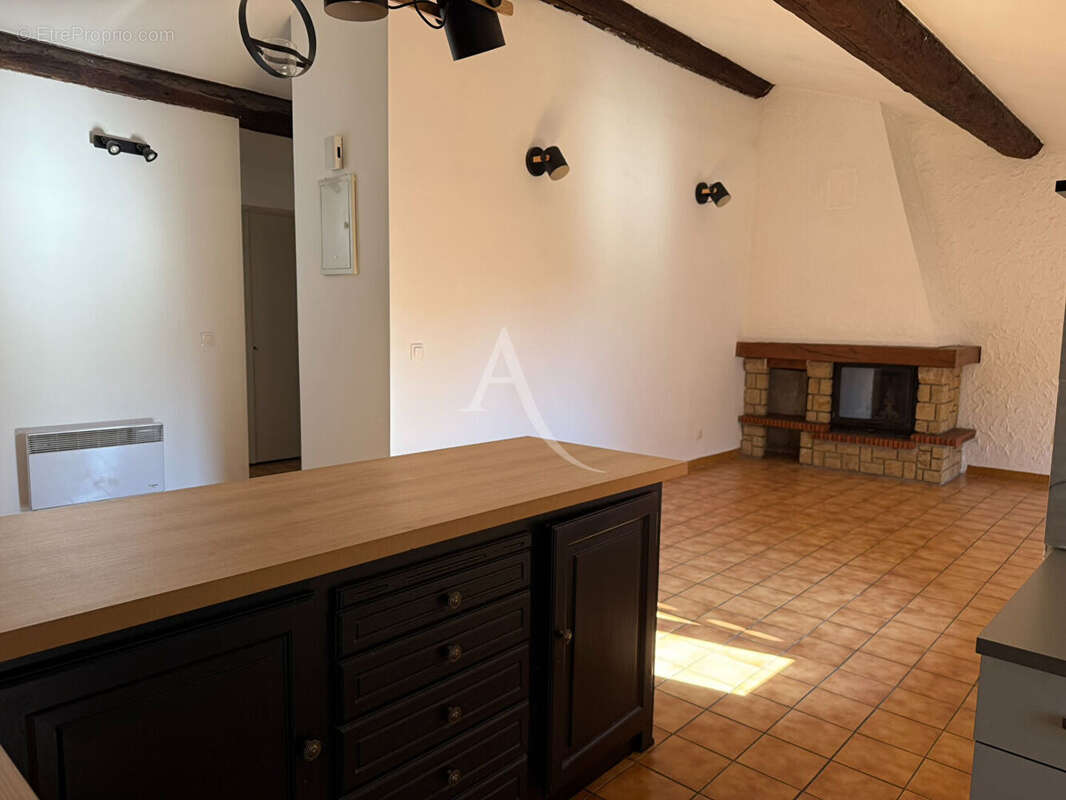 Appartement à LA CRAU