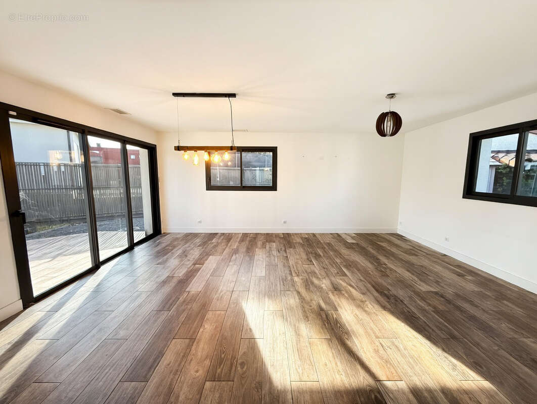 Maison à PECHBONNIEU