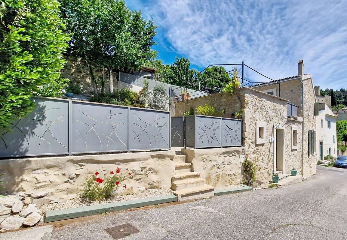 Maison à MIRABEAU