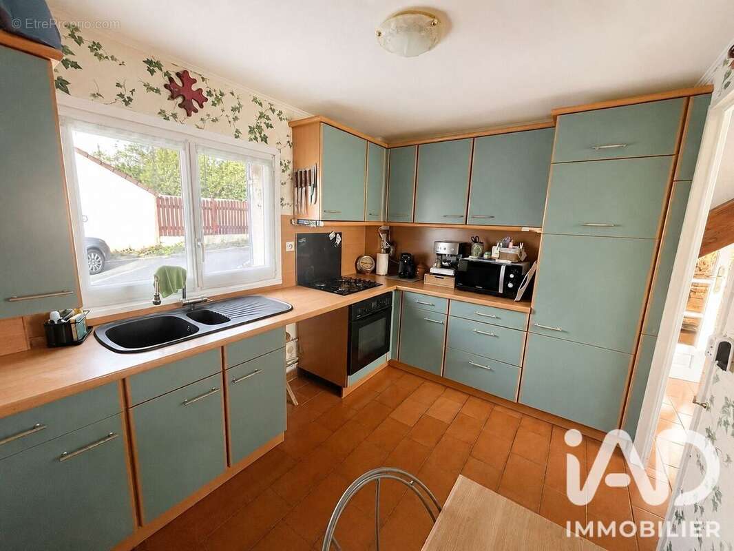 Maison 100 m² à Breuillet  - photo 6