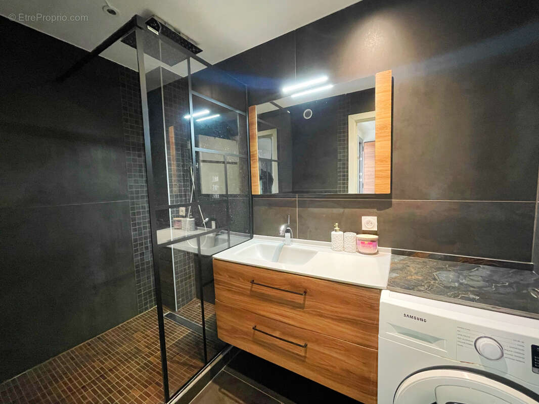 Appartement à LA MULATIERE