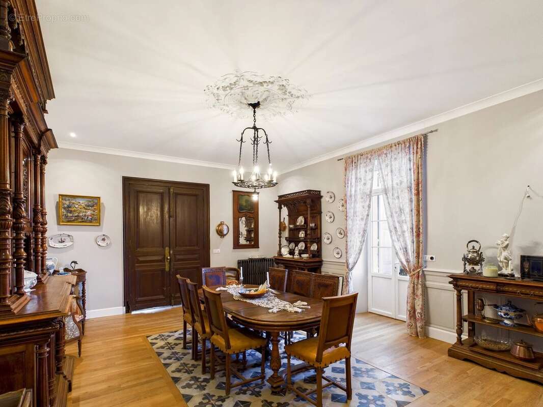 Maison à LAUZUN