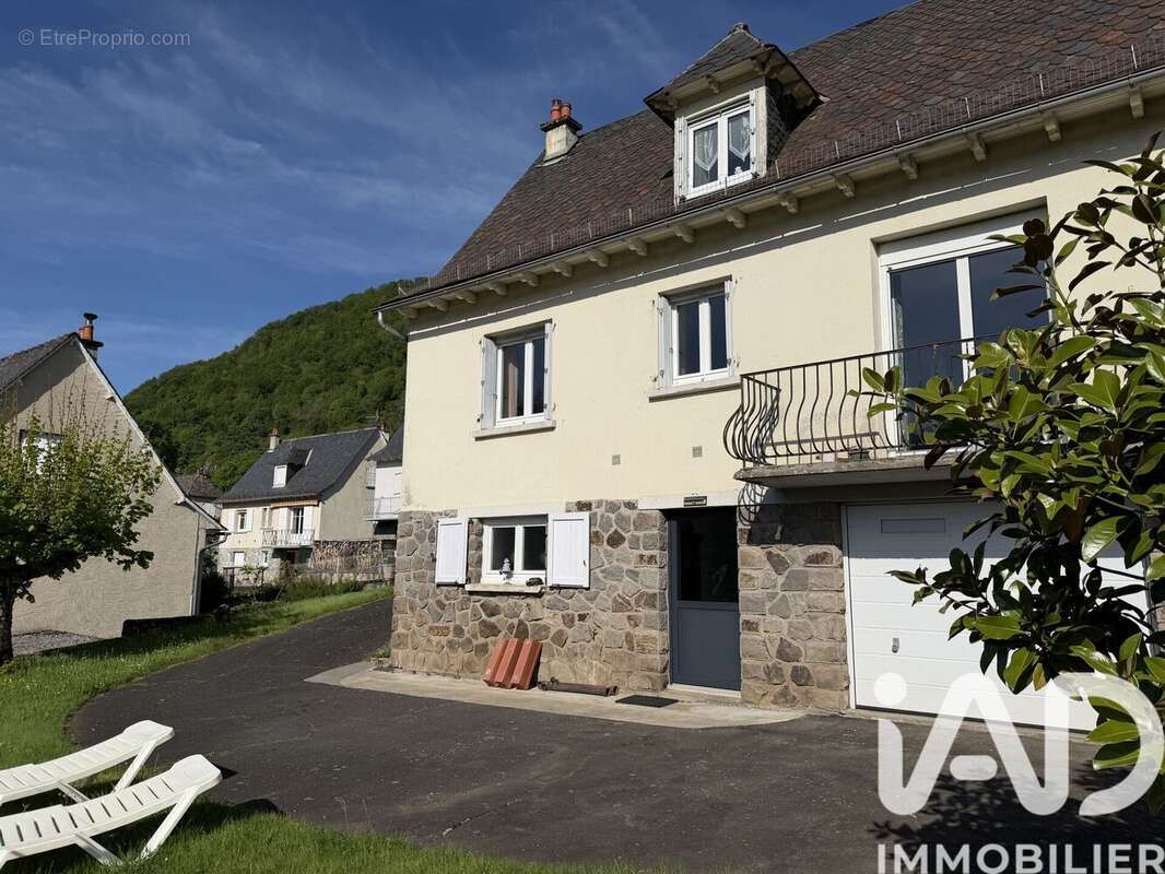 Photo 2 - Maison à VIC-SUR-CERE