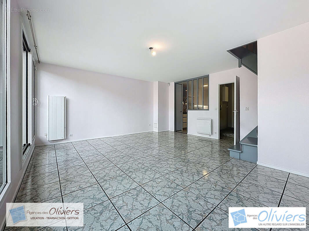 Appartement à VOISINS-LE-BRETONNEUX