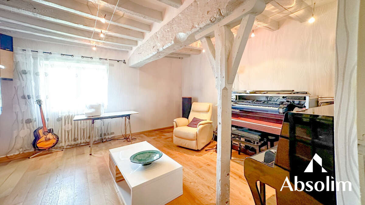 Maison 214 m² à Brissac-Quince  - photo 3