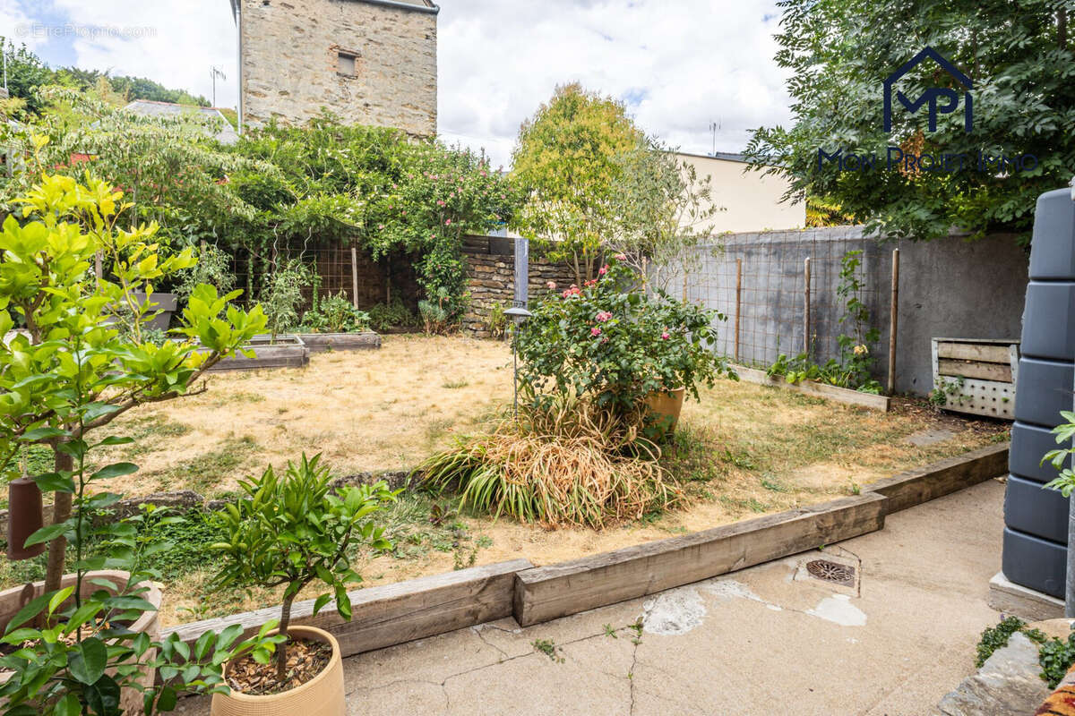 Maison 161 m² à Laval  - photo 7
