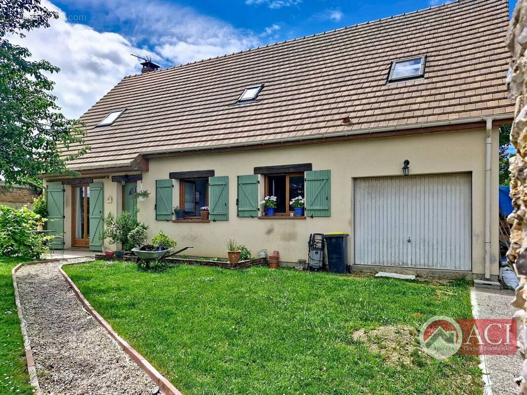 Maison à BRAY-ET-LU
