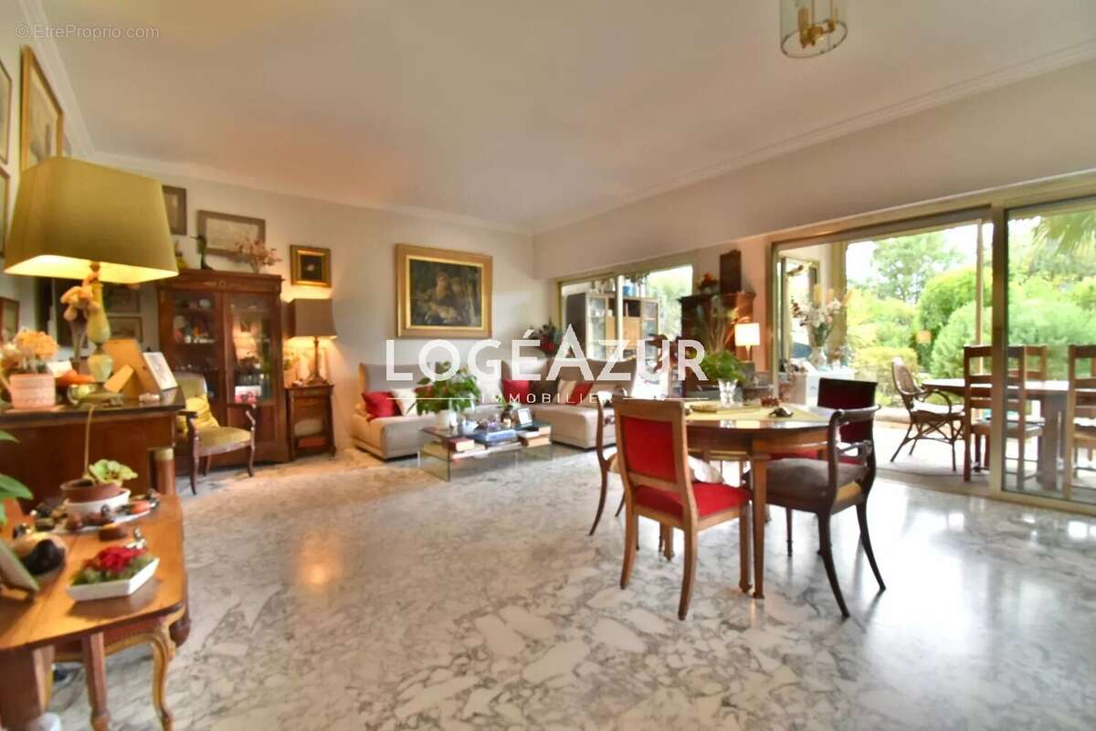 Appartement à VALLAURIS