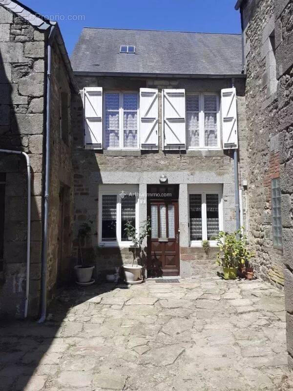 Maison à LIGNIERES-ORGERES